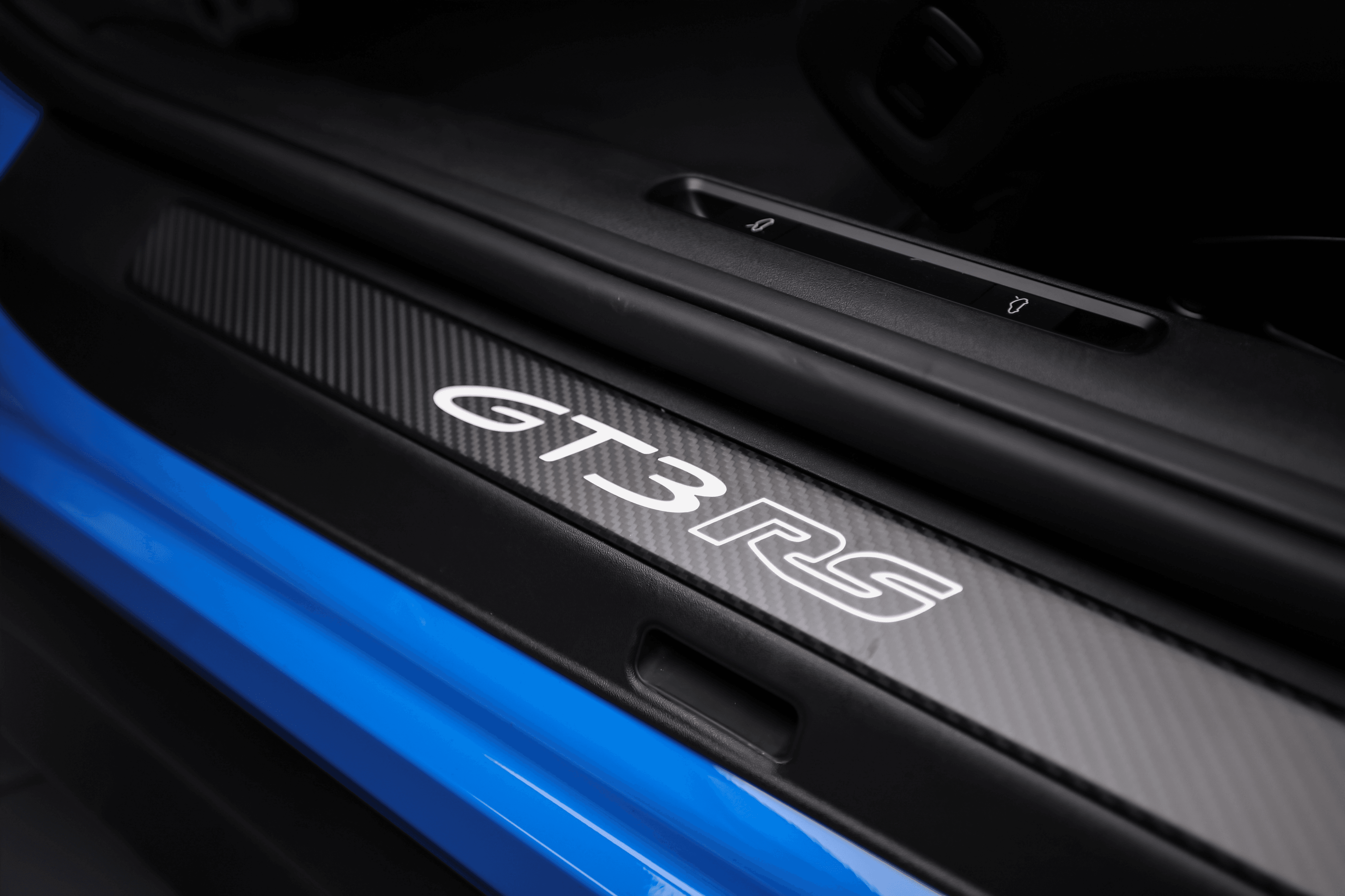 Porsche GT3rs shark blue seuil de porte carbone 