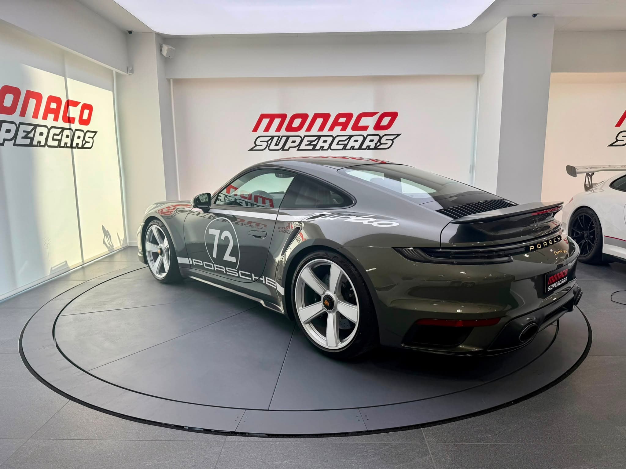 3/4 ARRIERE 3/4 AVANT PORSCHE 911 TURBO 50E ANNIVERSAIRE