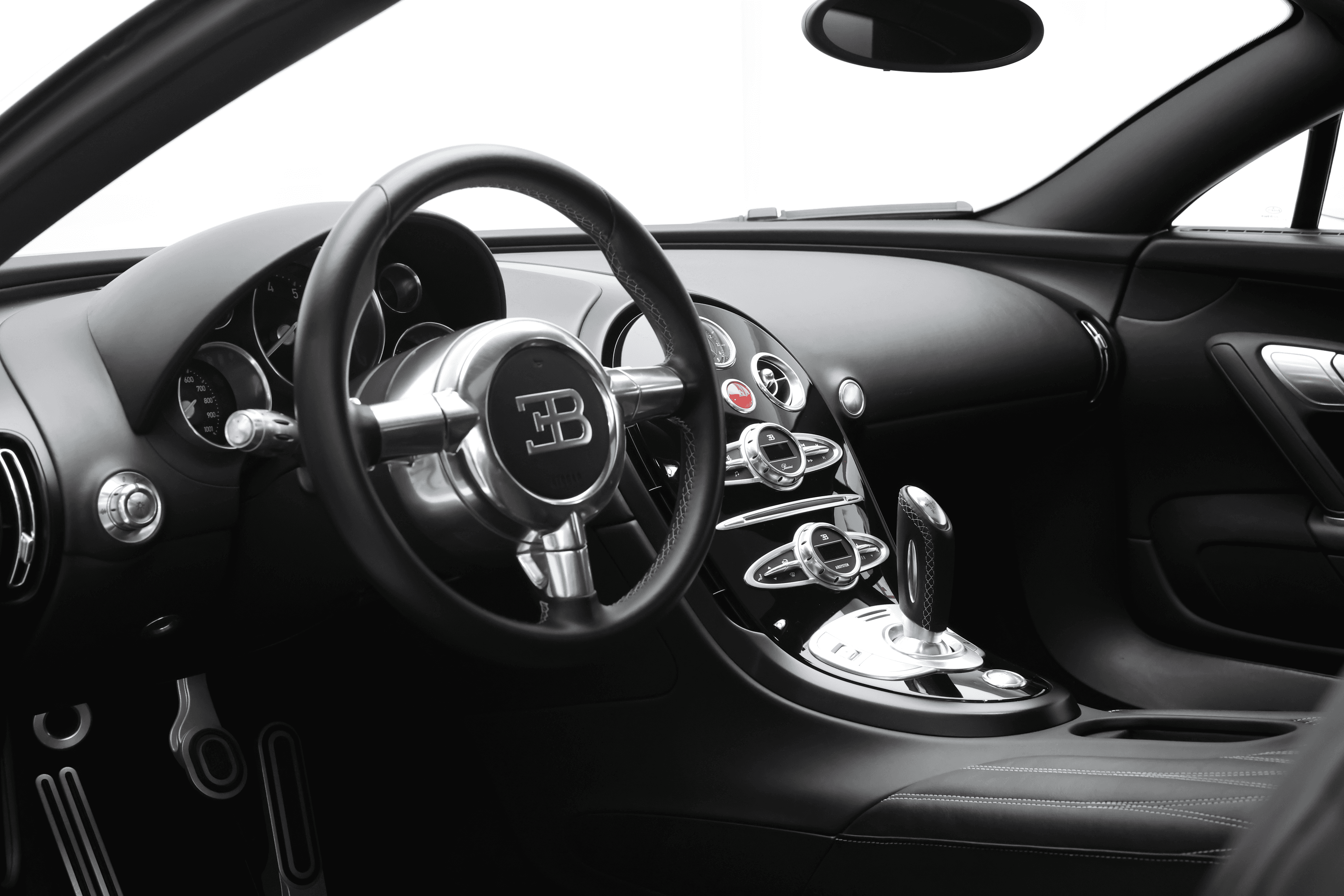 Intérieur luxueux de la Bugatti Veyron, un mélange de confort et de performance