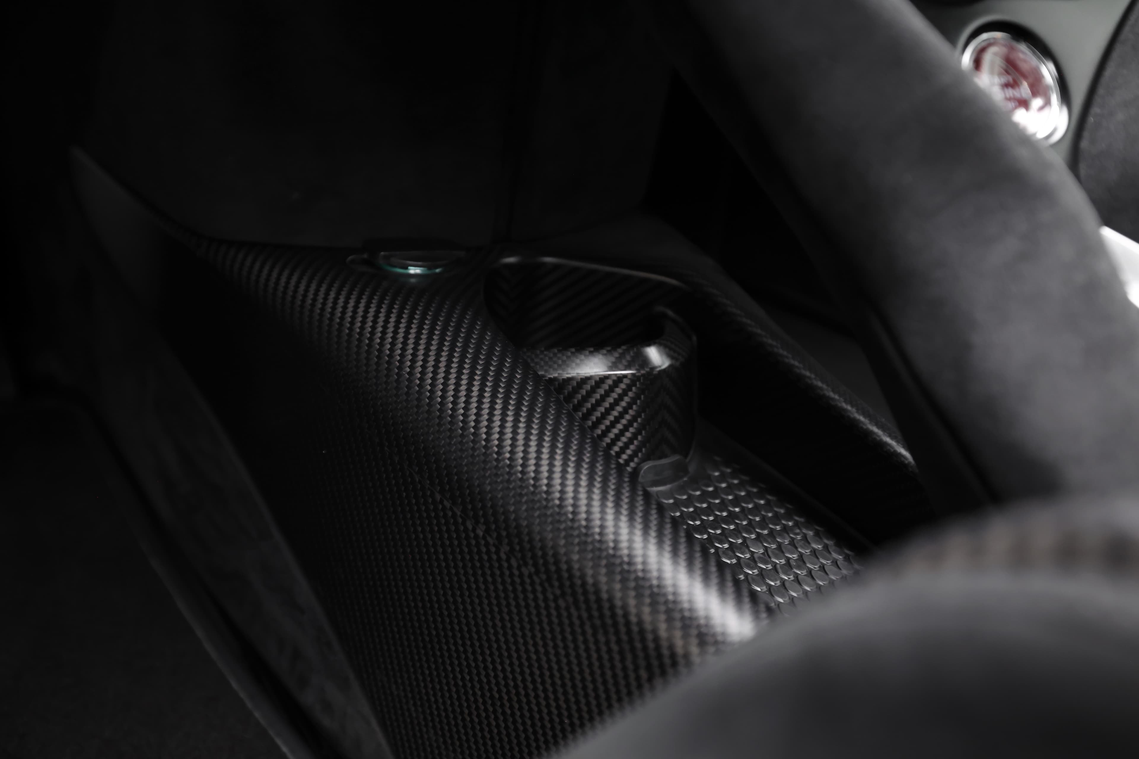 Mclaren 765LT console centrale, porte gobelet carbone 