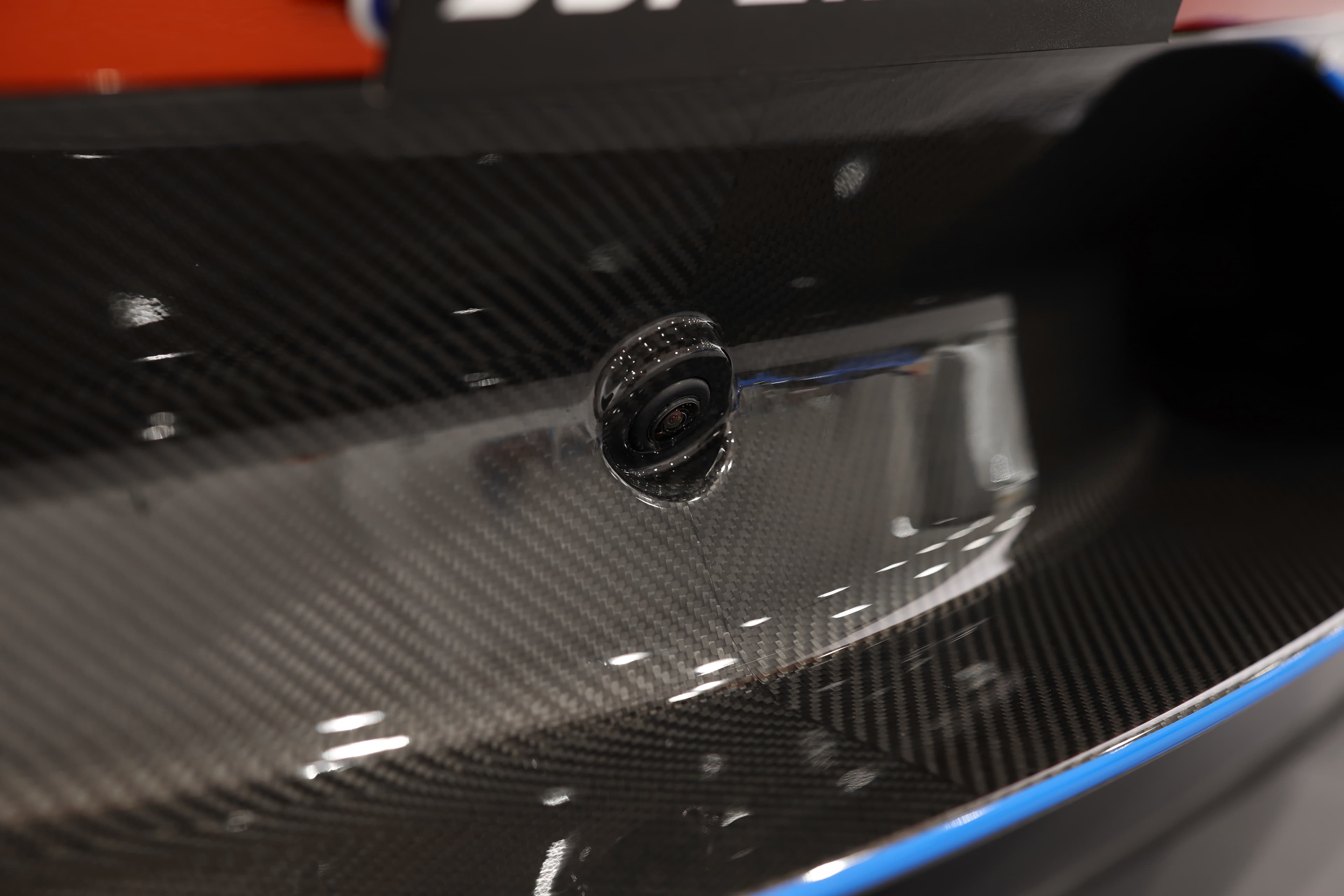 mclaren 765LT carbone